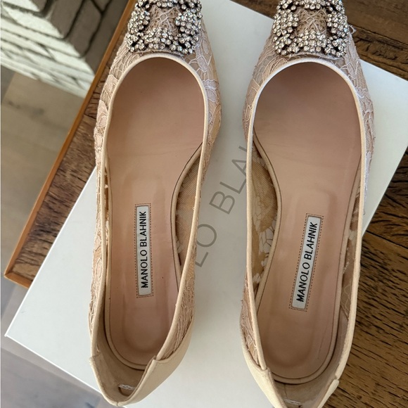Manolo Blahnik Lace Hangisi Flats in Nude - Picture 4 of 9